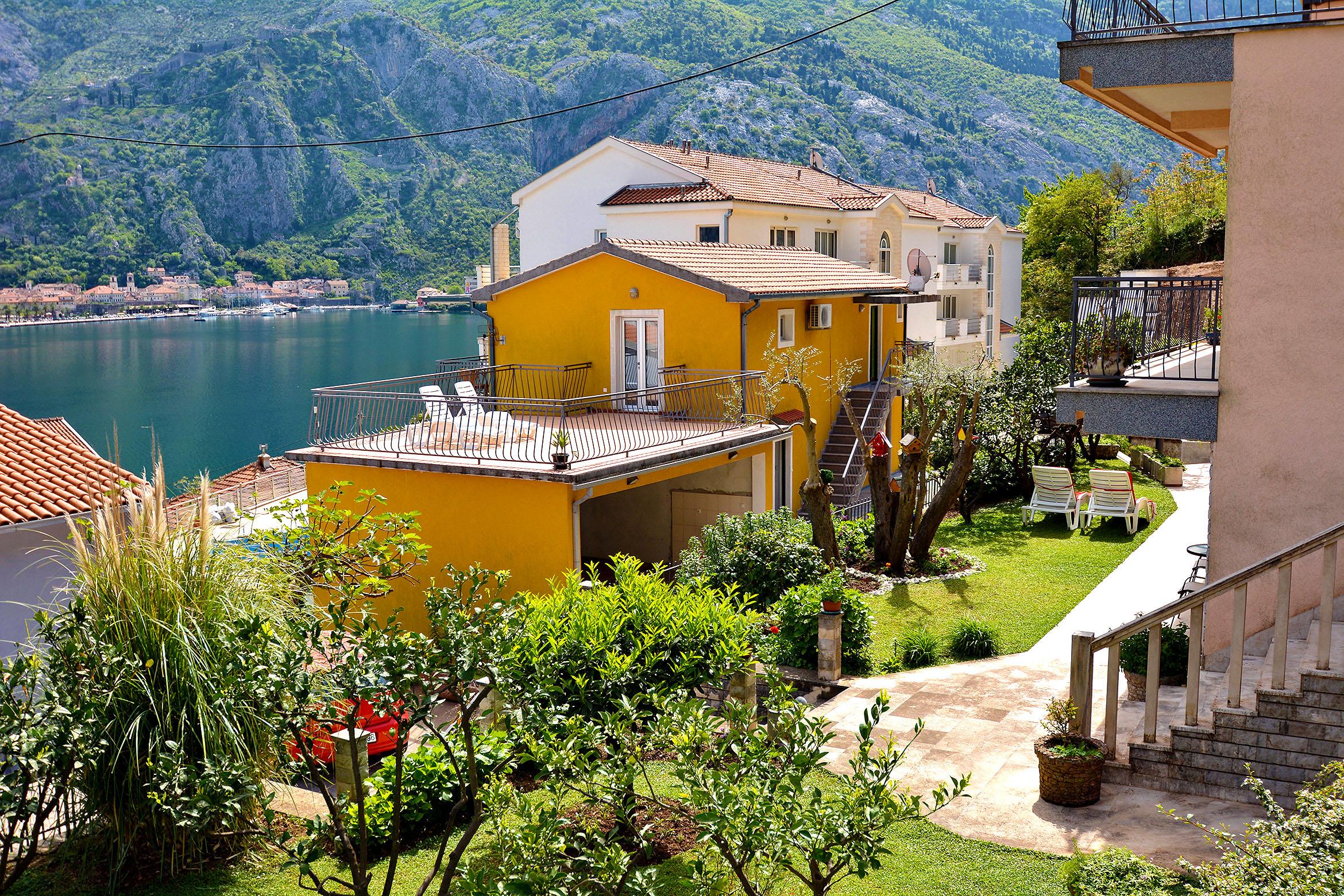 Apartments Andrija Kotor Exterior photo