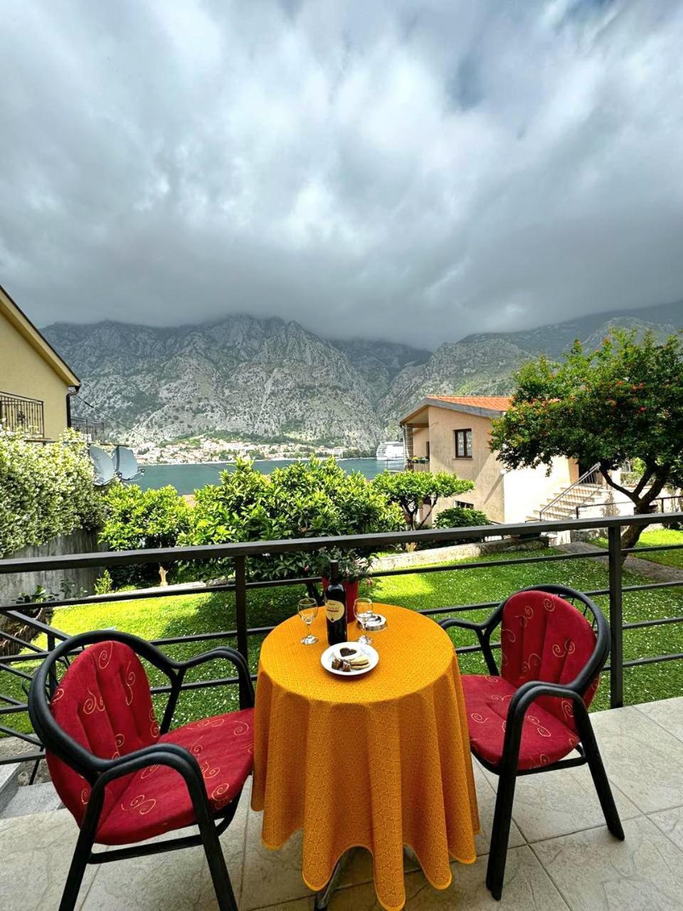 Apartments Andrija Kotor Exterior photo