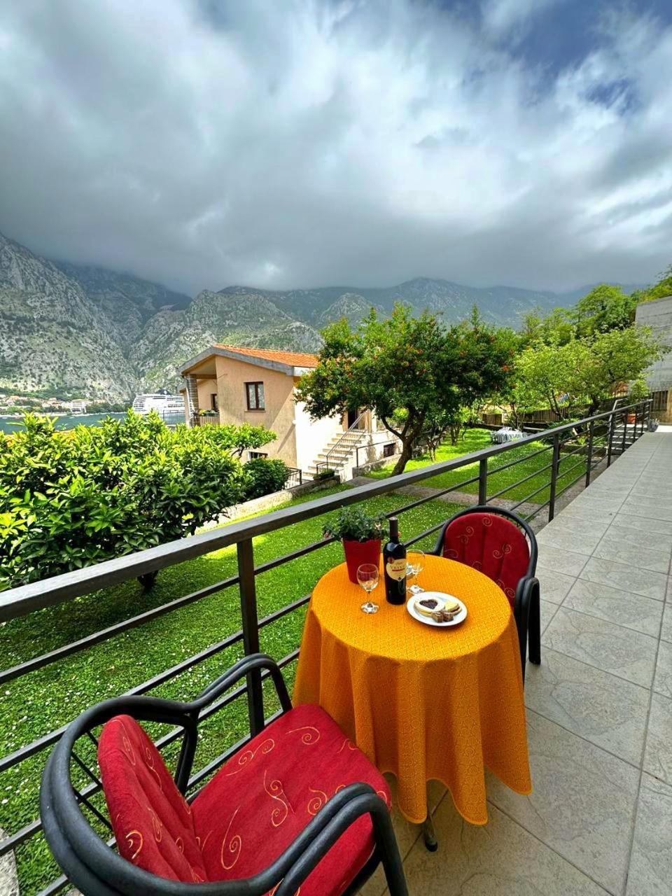 Apartments Andrija Kotor Exterior photo